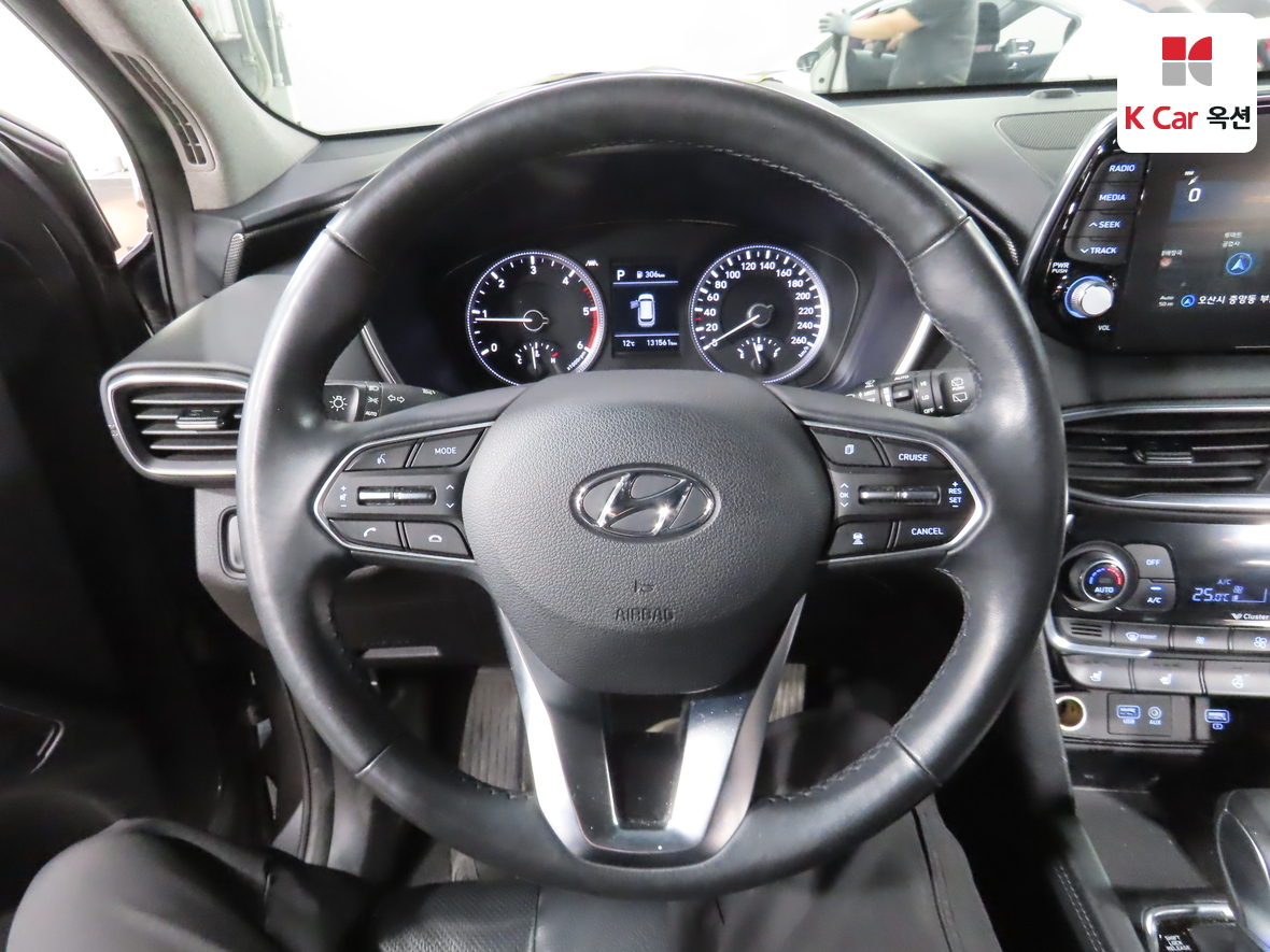 Hyundai Santa Fe 2019 - Image 10