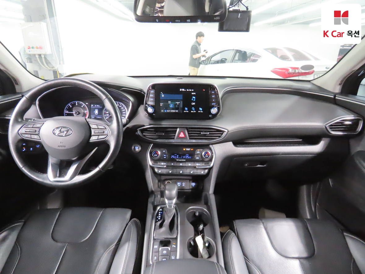 Hyundai Santa Fe 2019 - Image 3