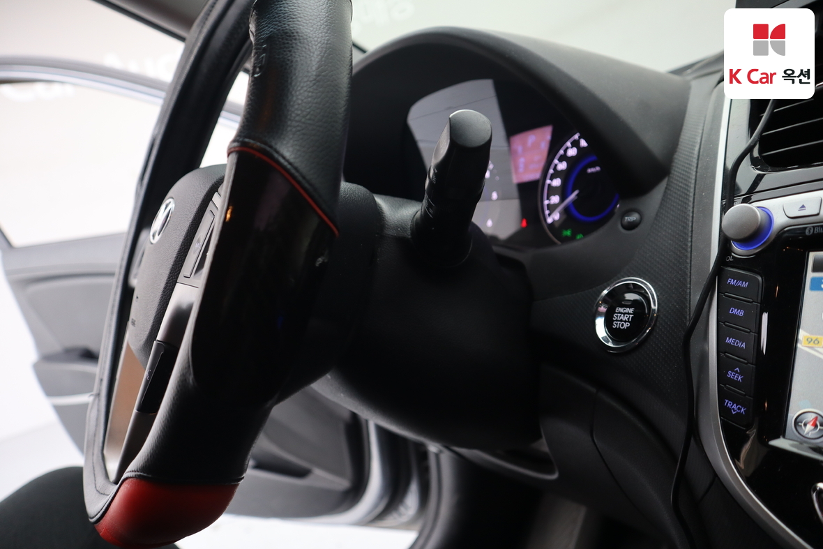 هيونداي أكسنت 2014 - صورة 11