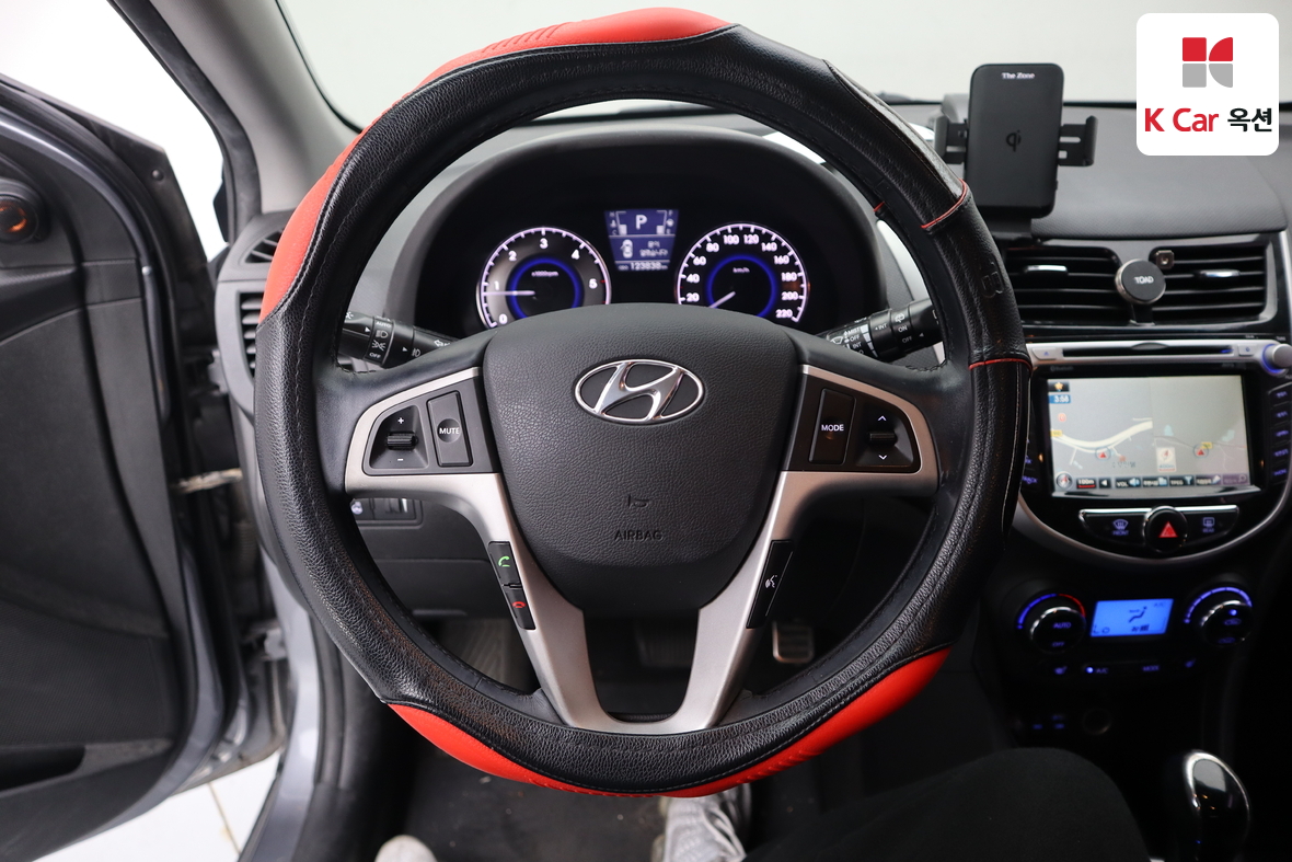 هيونداي أكسنت 2014 - صورة 10