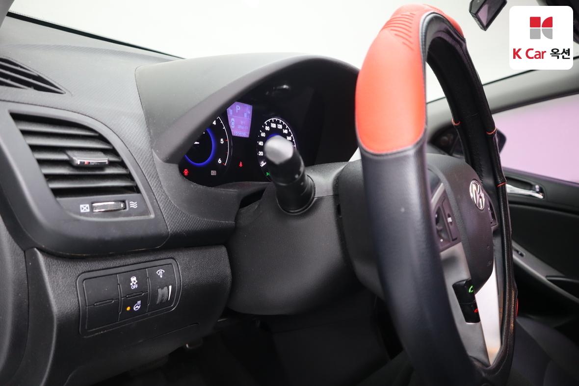 هيونداي أكسنت 2014 - صورة 9