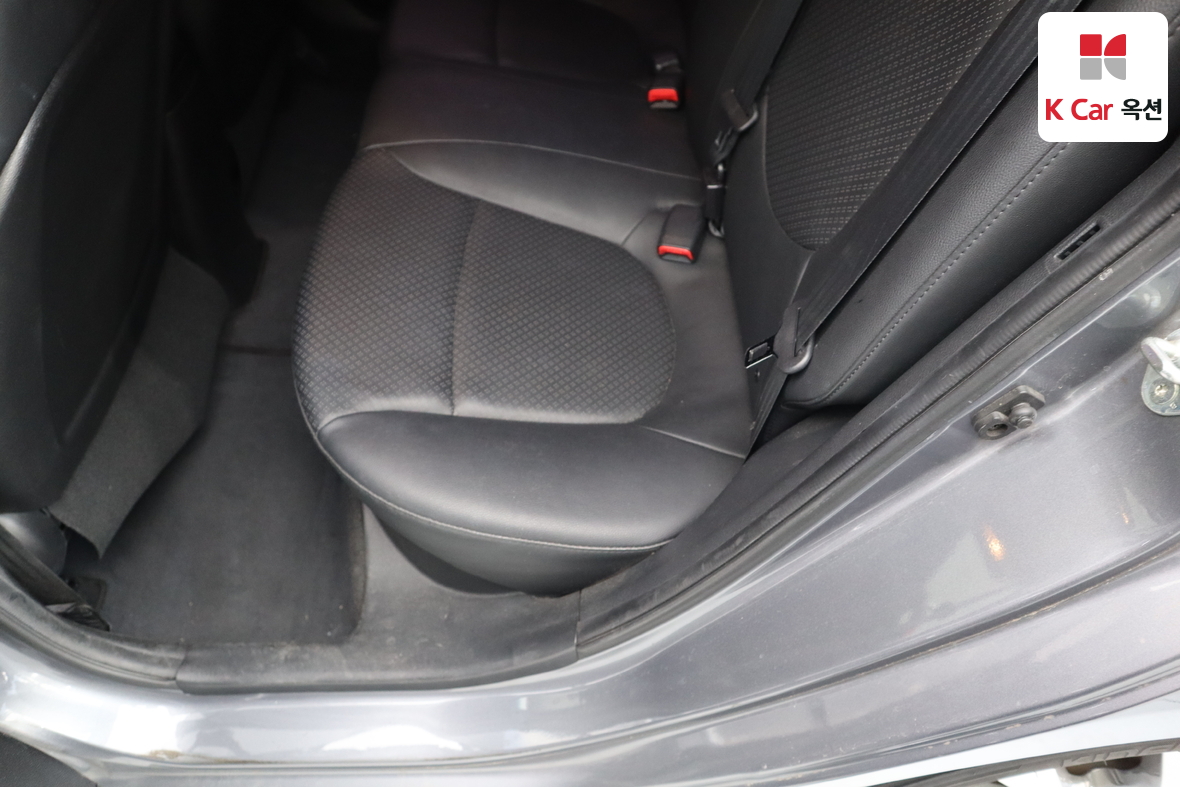 هيونداي أكسنت 2014 - صورة 21