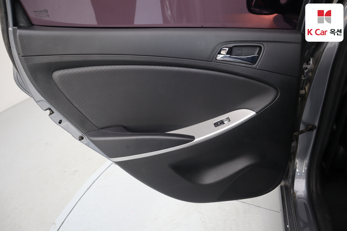 هيونداي أكسنت 2014 - صورة 20