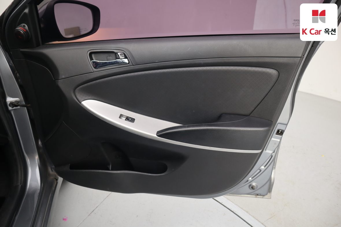 هيونداي أكسنت 2014 - صورة 27