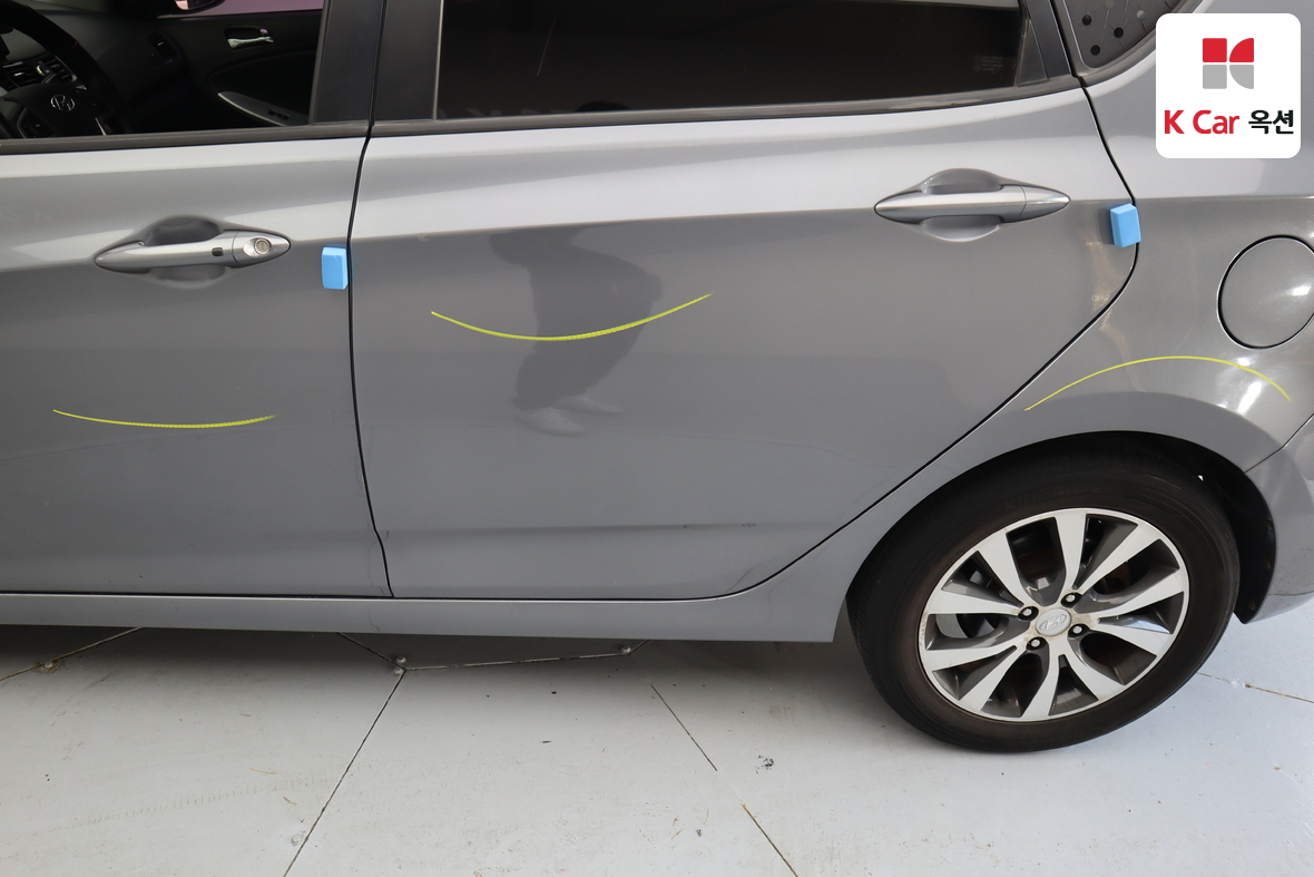 هيونداي أكسنت 2014 - صورة 36