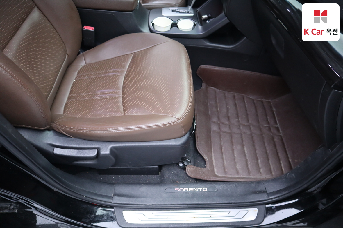 Kia Sorento 2011 - Image 32