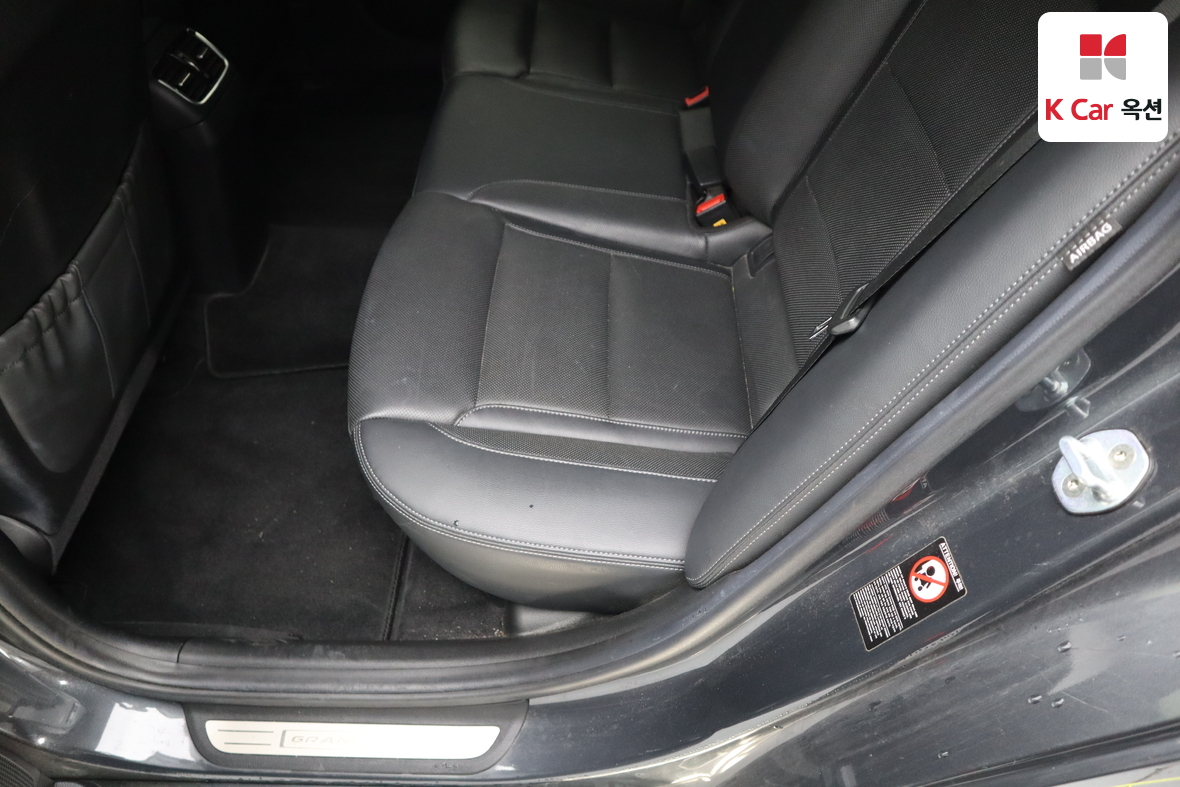 هيونداي أزيرا 2018 - صورة 23