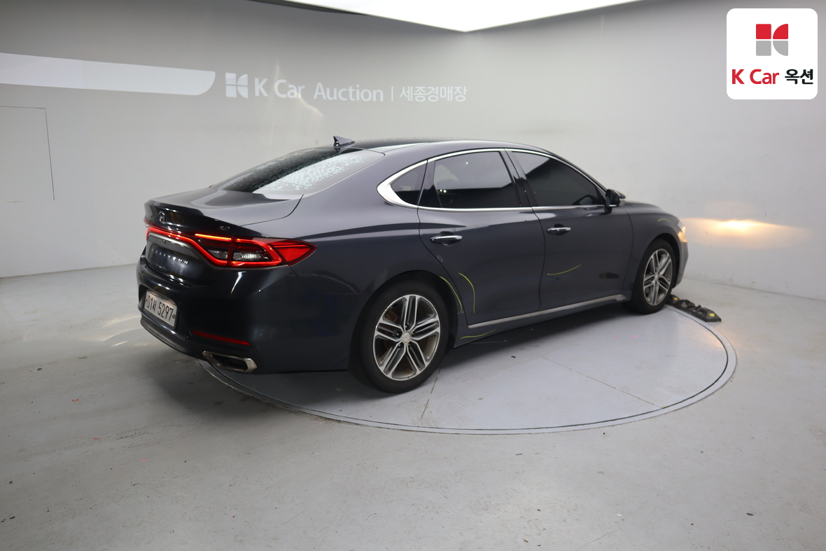 هيونداي أزيرا 2018 - صورة 2