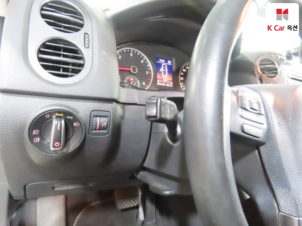 Volkswagen Tiguan 2013 - Image 9