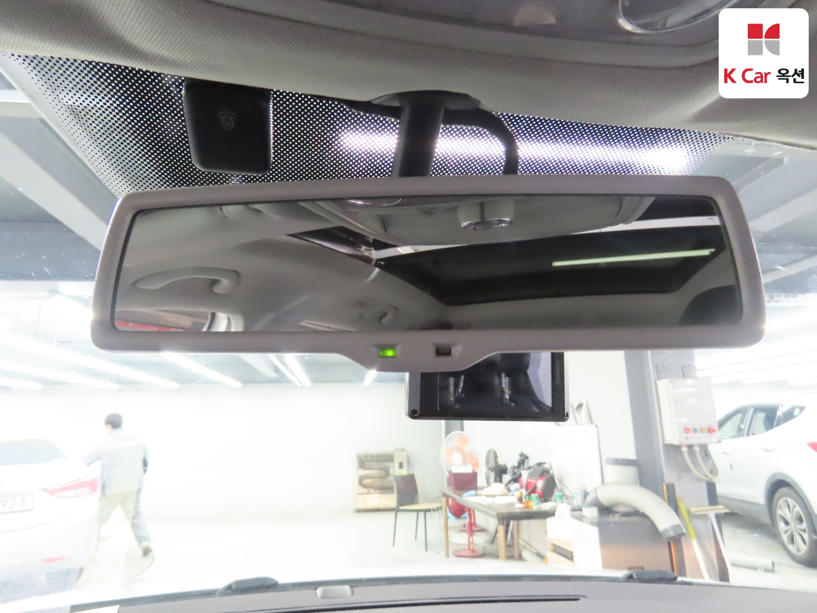 Volkswagen Tiguan 2013 - Image 13