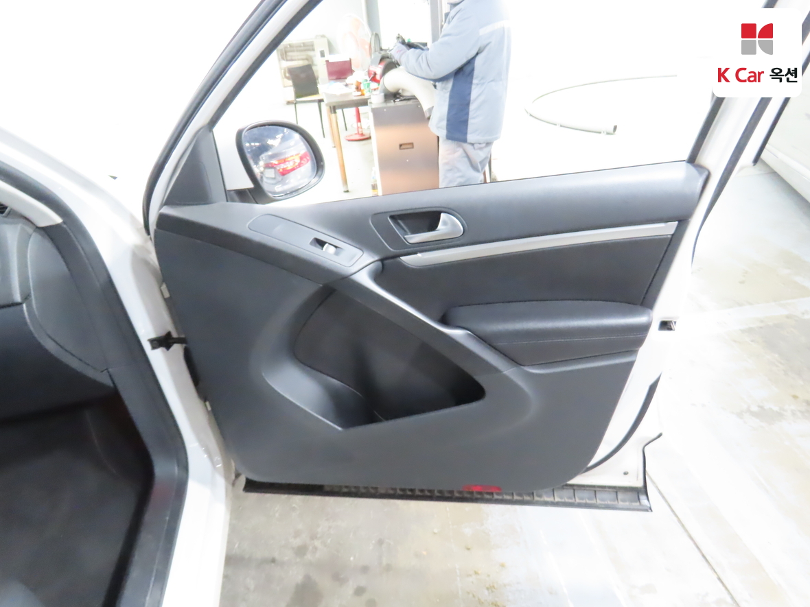 Volkswagen Tiguan 2013 - Image 32