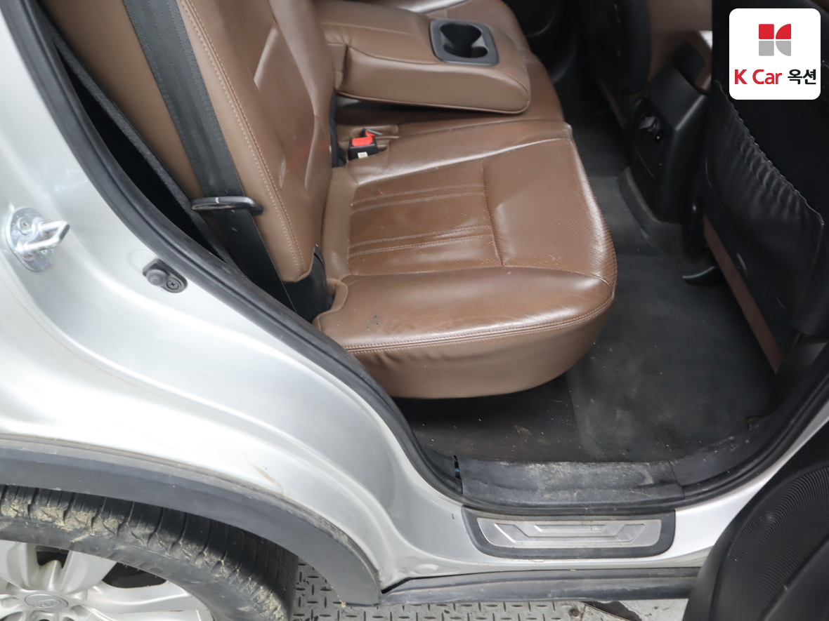 كيا سورينتو 2011 - صورة 30