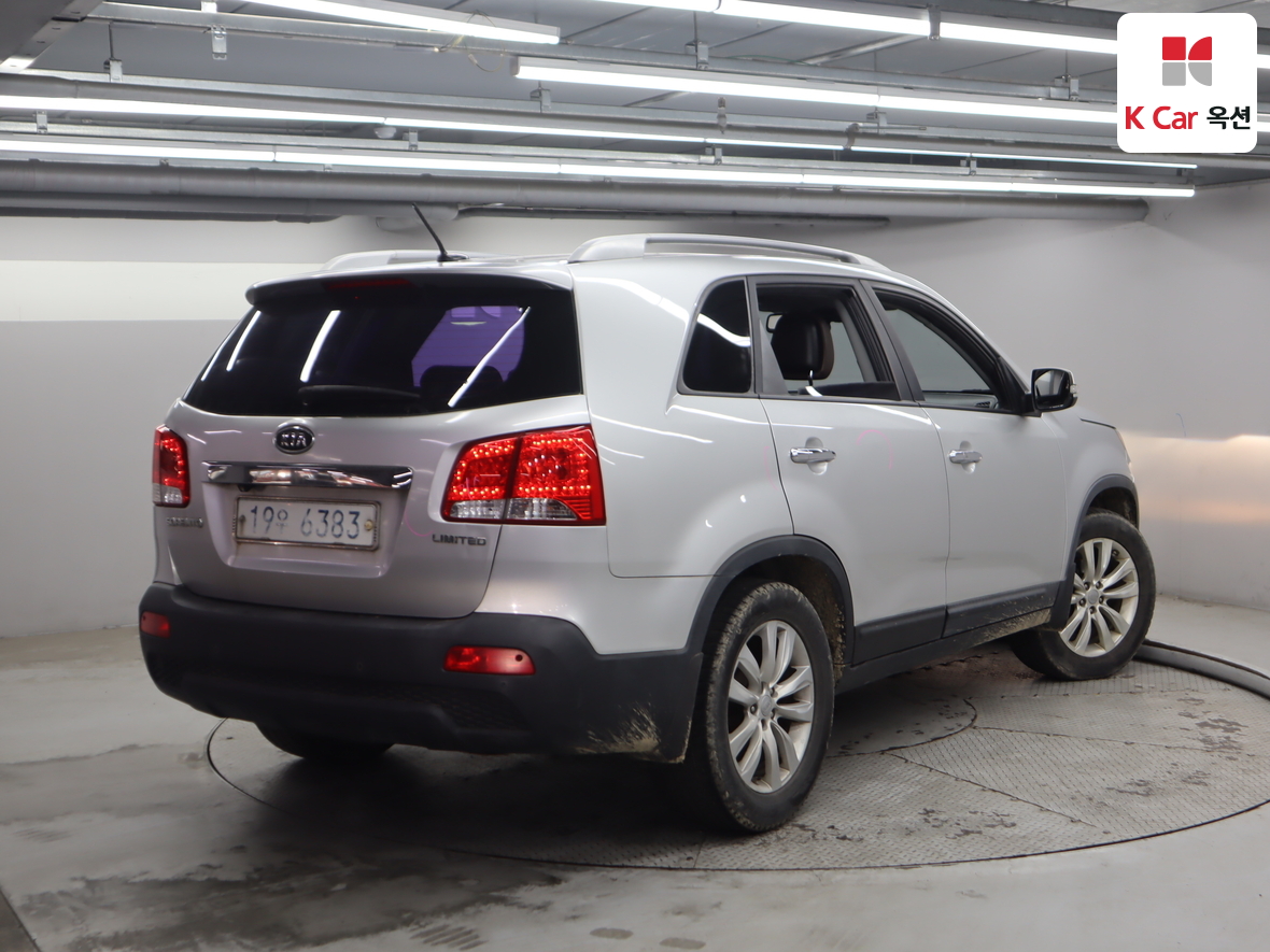 كيا سورينتو 2011 - صورة 2