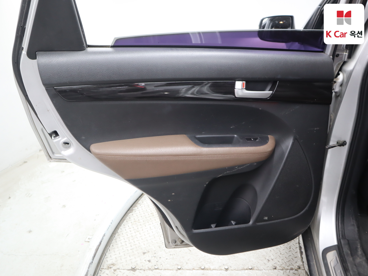 كيا سورينتو 2011 - صورة 23