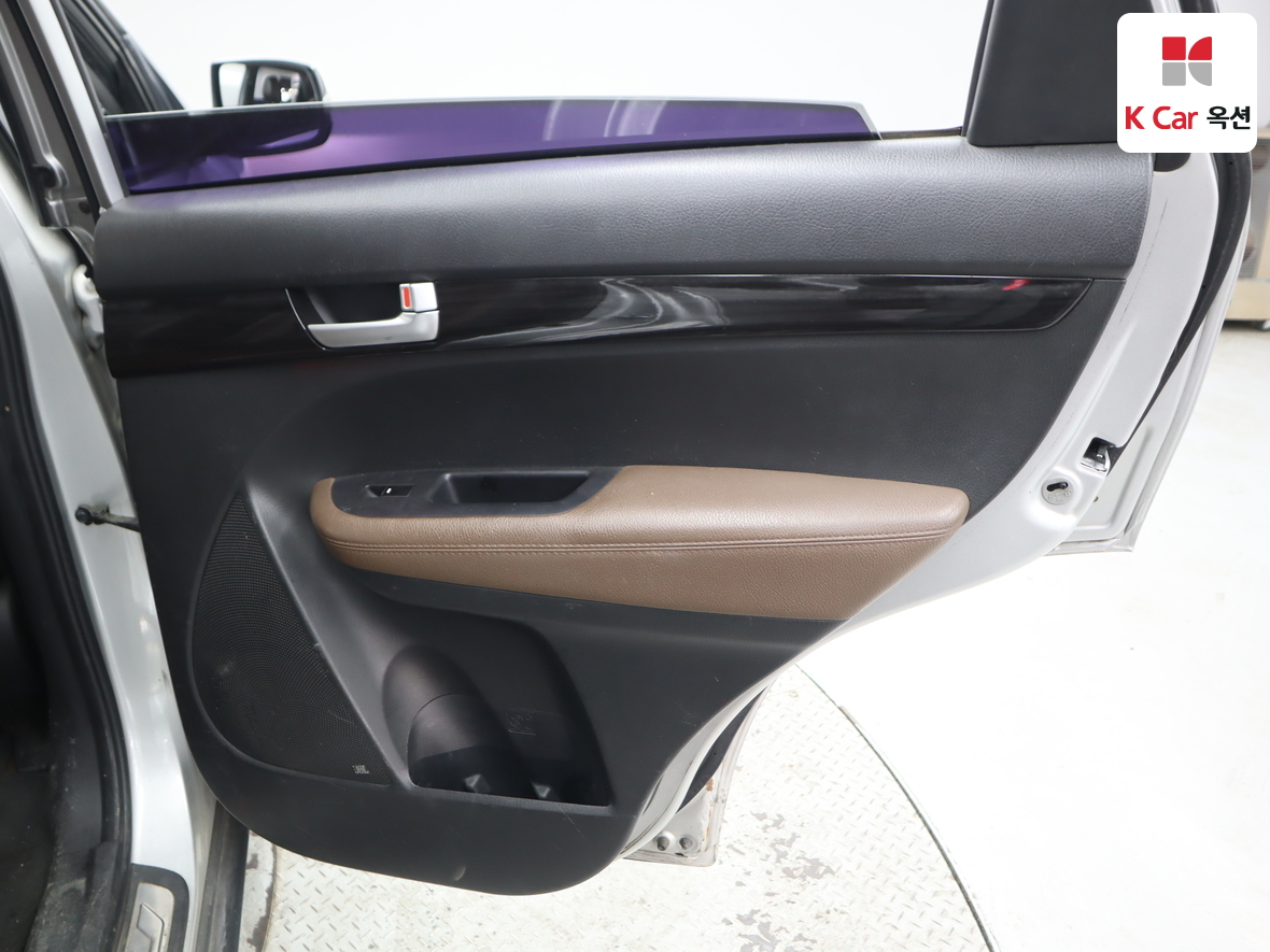 كيا سورينتو 2011 - صورة 29