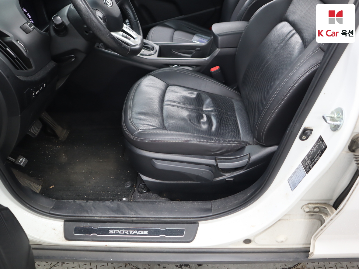 Kia Sportage 2011 - Image 18