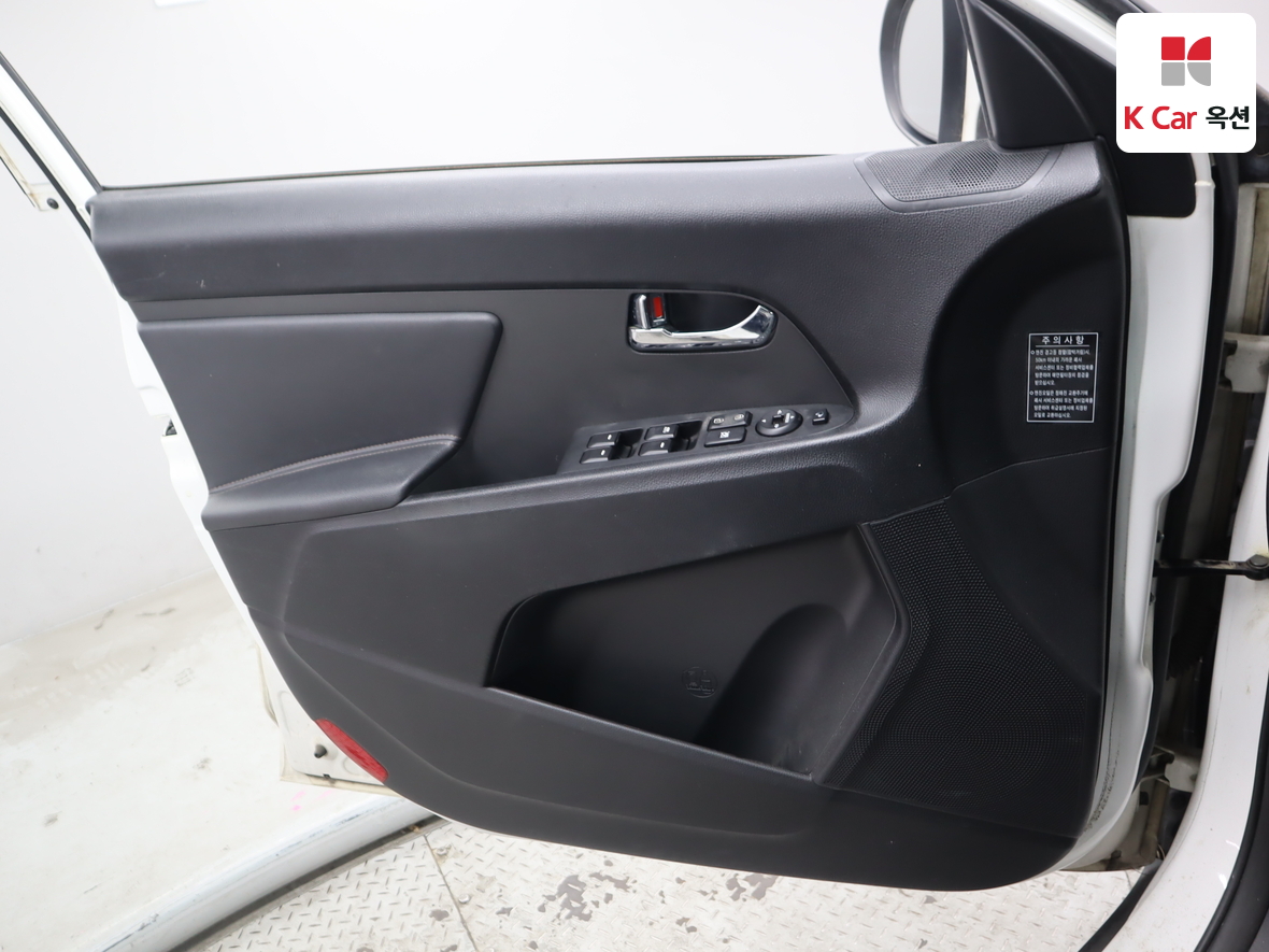 Kia Sportage 2011 - Image 8