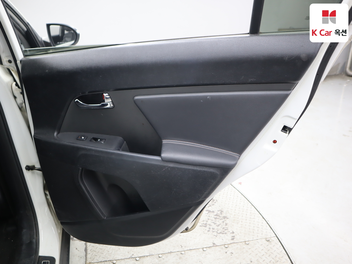 Kia Sportage 2011 - Image 30