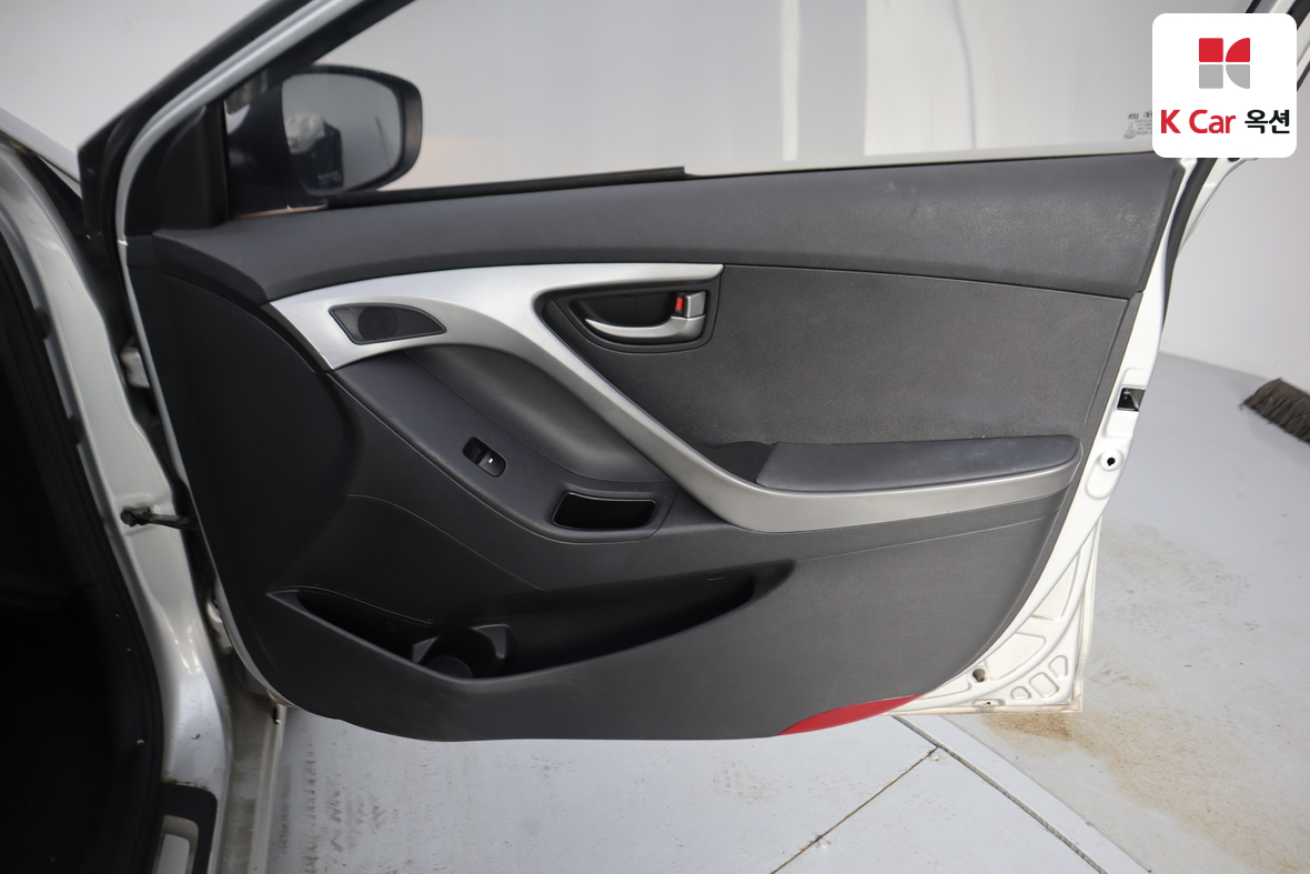 هيونداي إلانترا 2016 - صورة 26