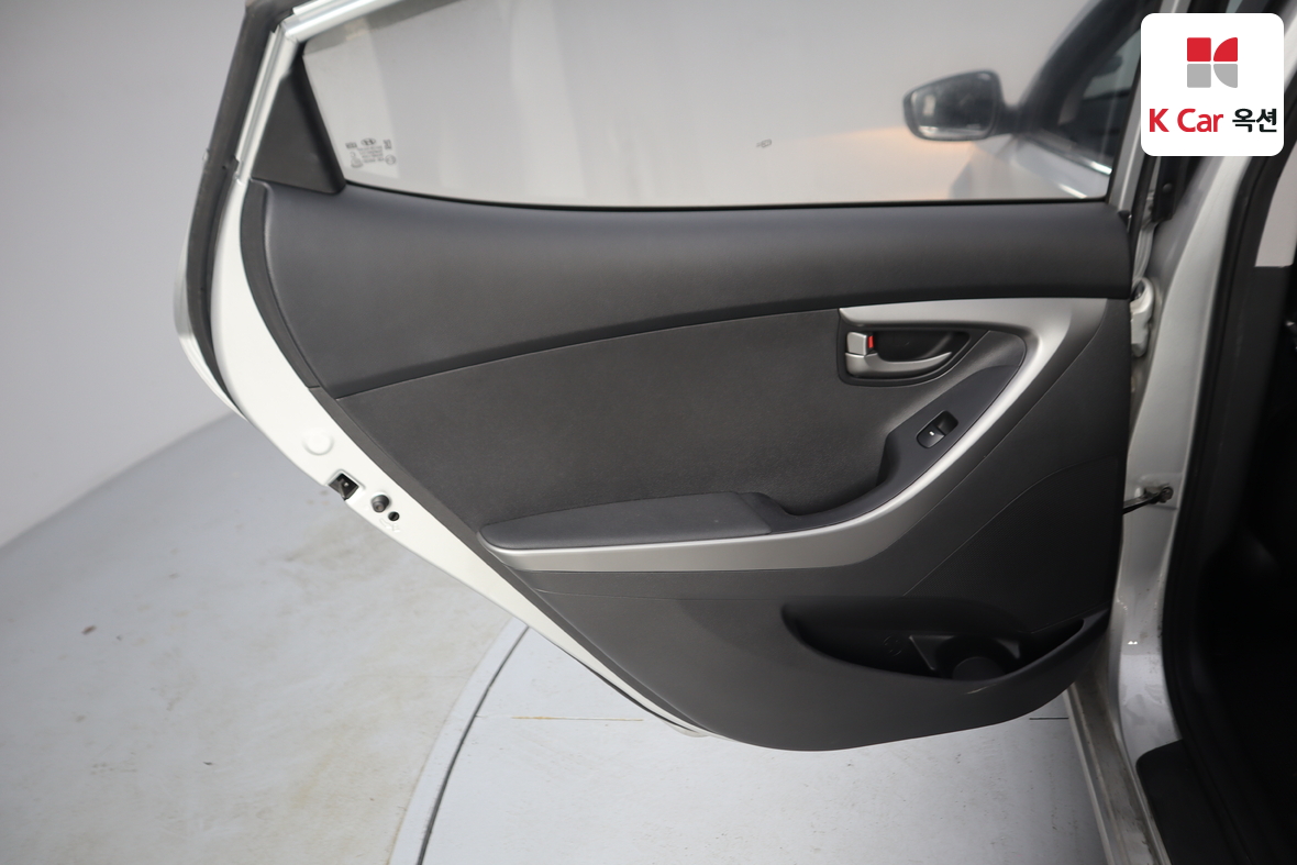 هيونداي إلانترا 2016 - صورة 20