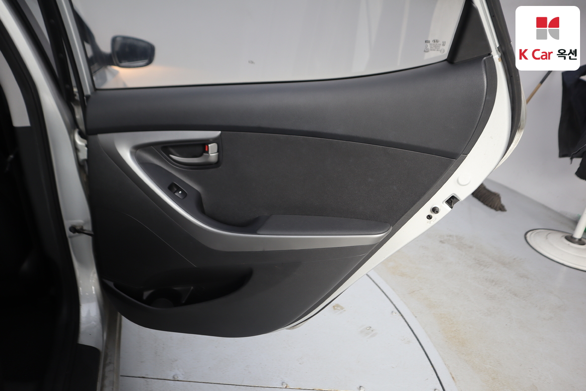 هيونداي إلانترا 2016 - صورة 24