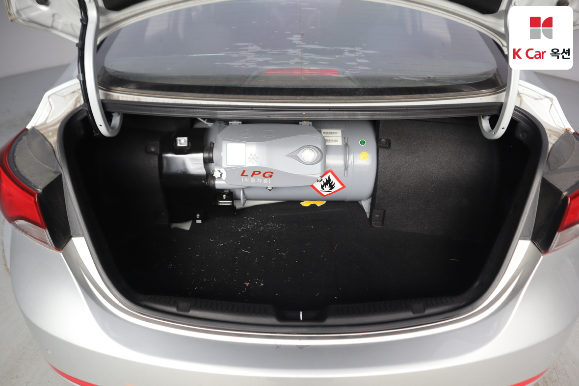 هيونداي إلانترا 2016 - صورة 23