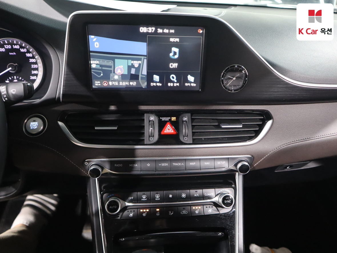 Hyundai AZERA 2019 - Image 6