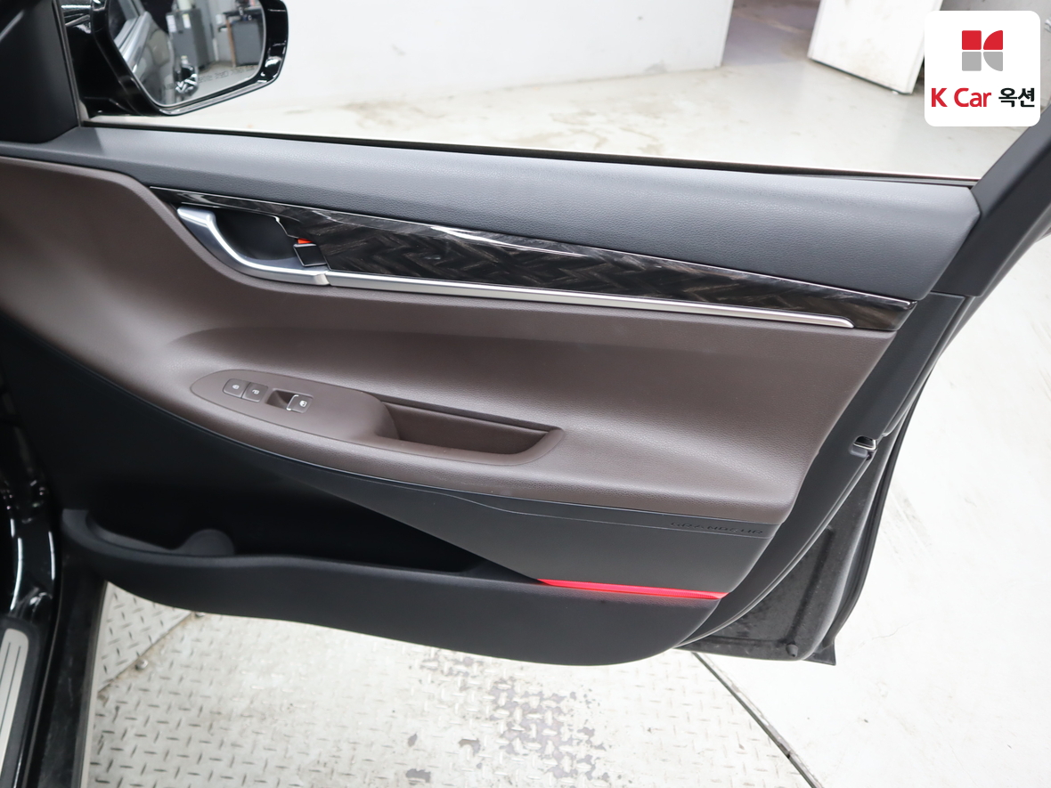 Hyundai AZERA 2019 - Image 27