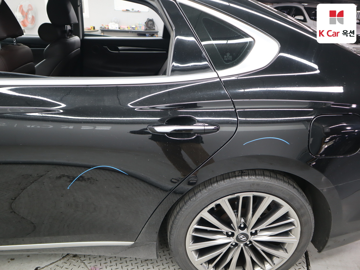 Hyundai AZERA 2019 - Image 37