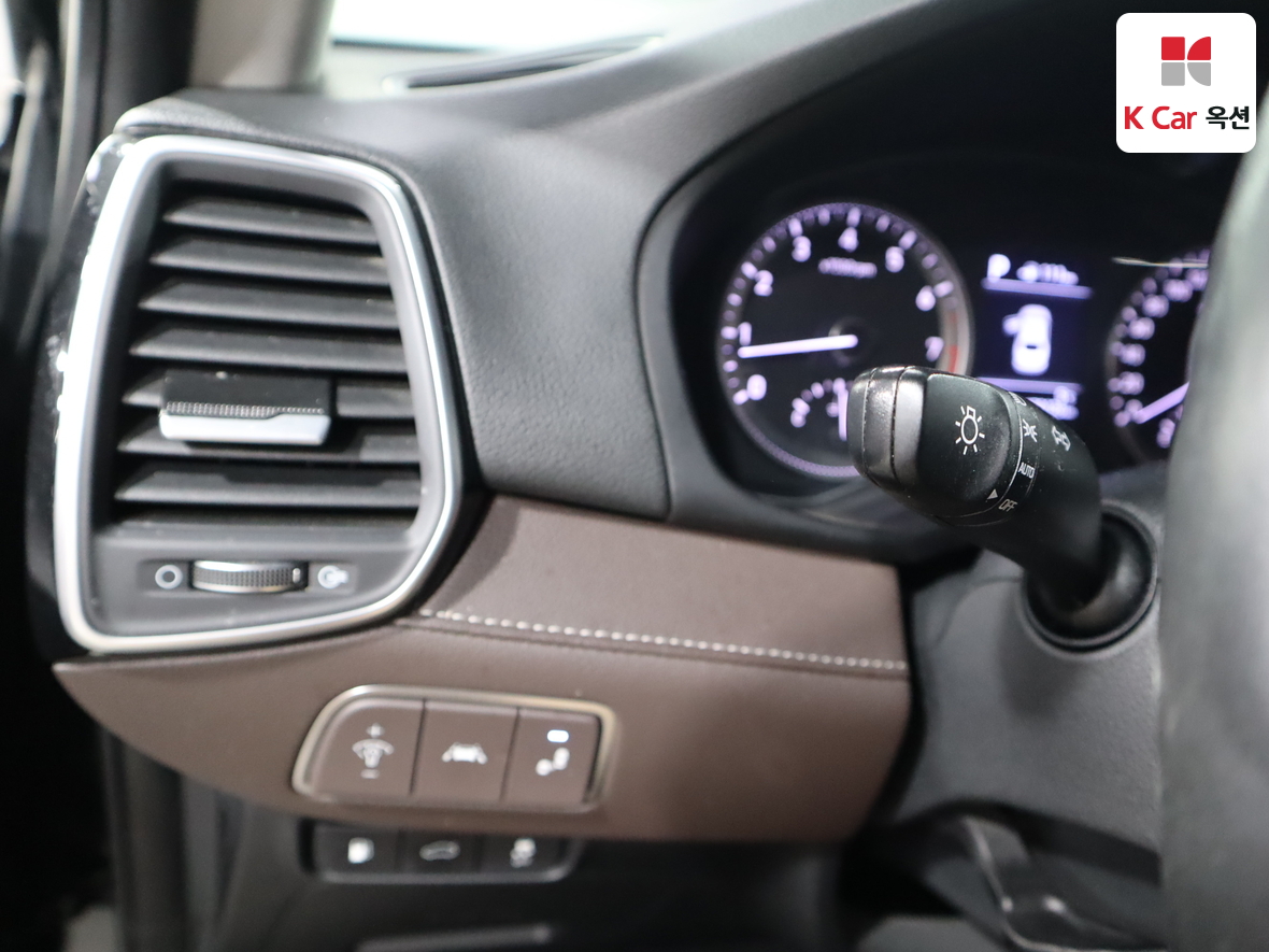 Hyundai AZERA 2019 - Image 9