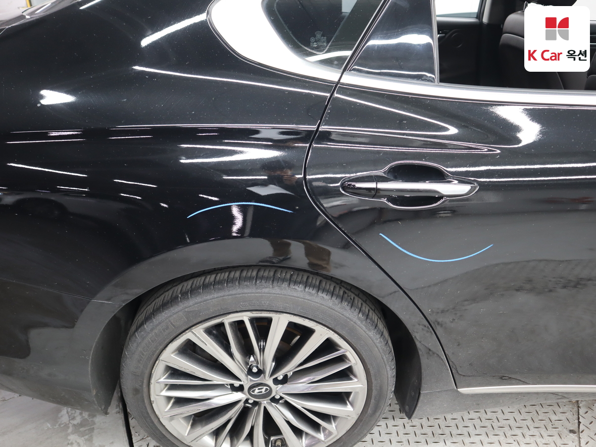 Hyundai AZERA 2019 - Image 38