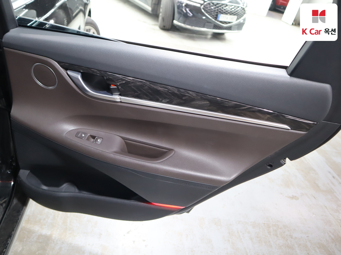 Hyundai AZERA 2019 - Image 25