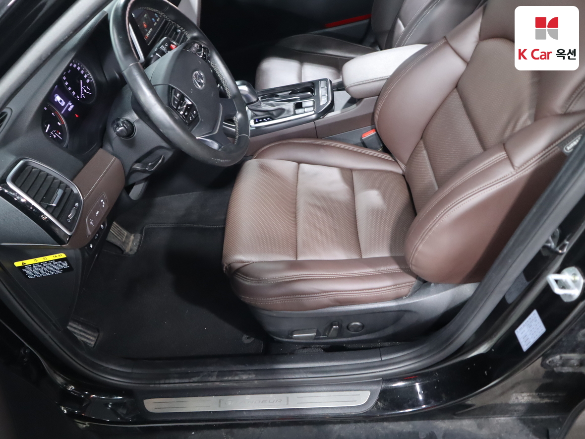 Hyundai AZERA 2019 - Image 18