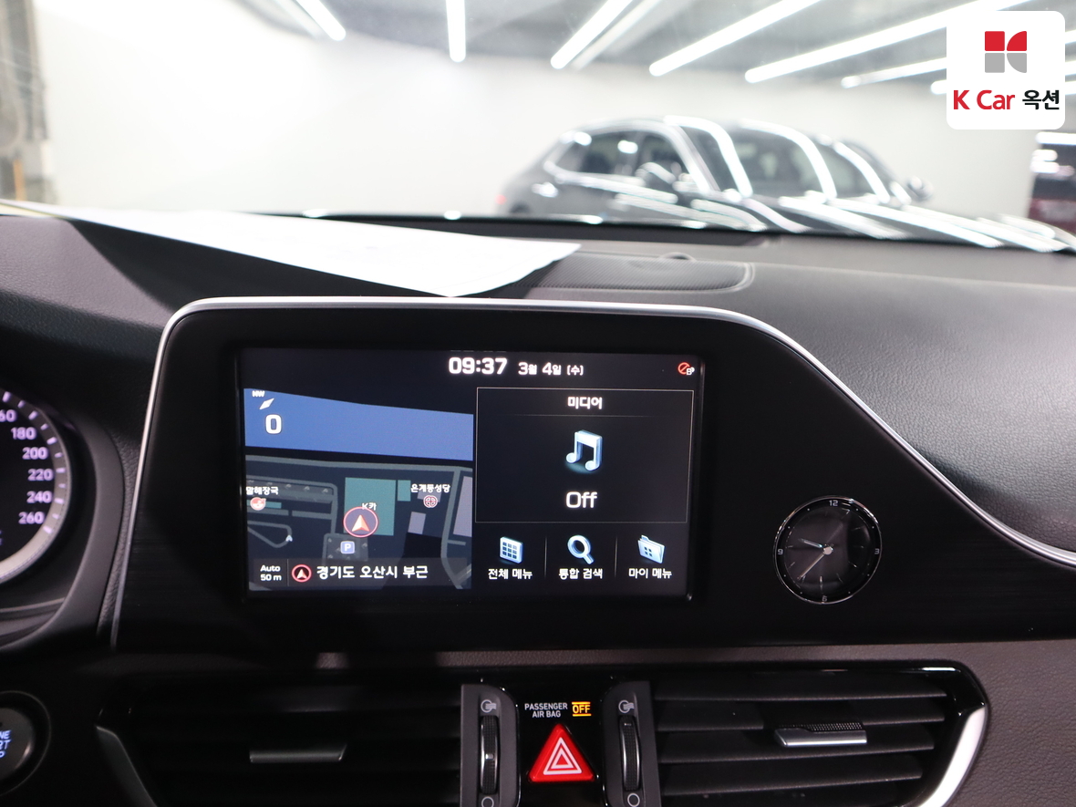 Hyundai AZERA 2019 - Image 14