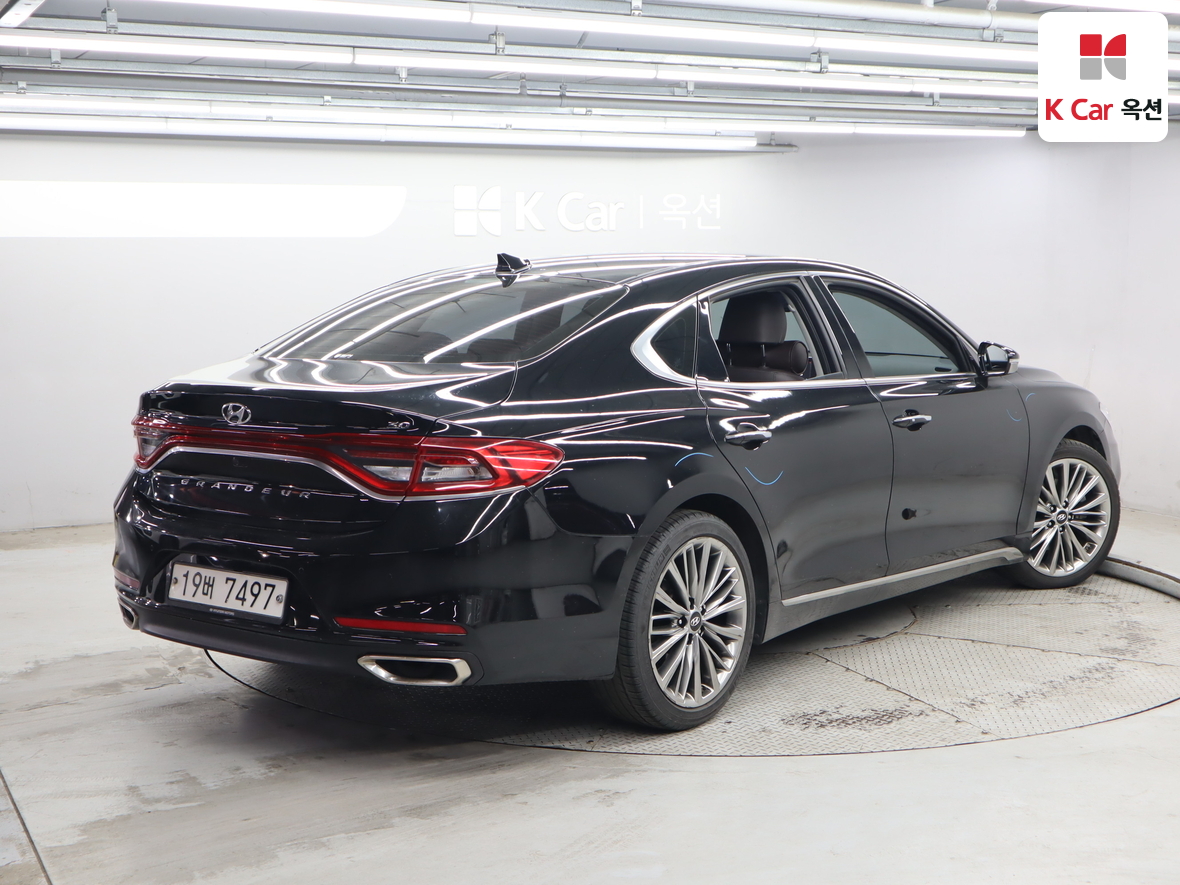 Hyundai AZERA 2019 - Image 2