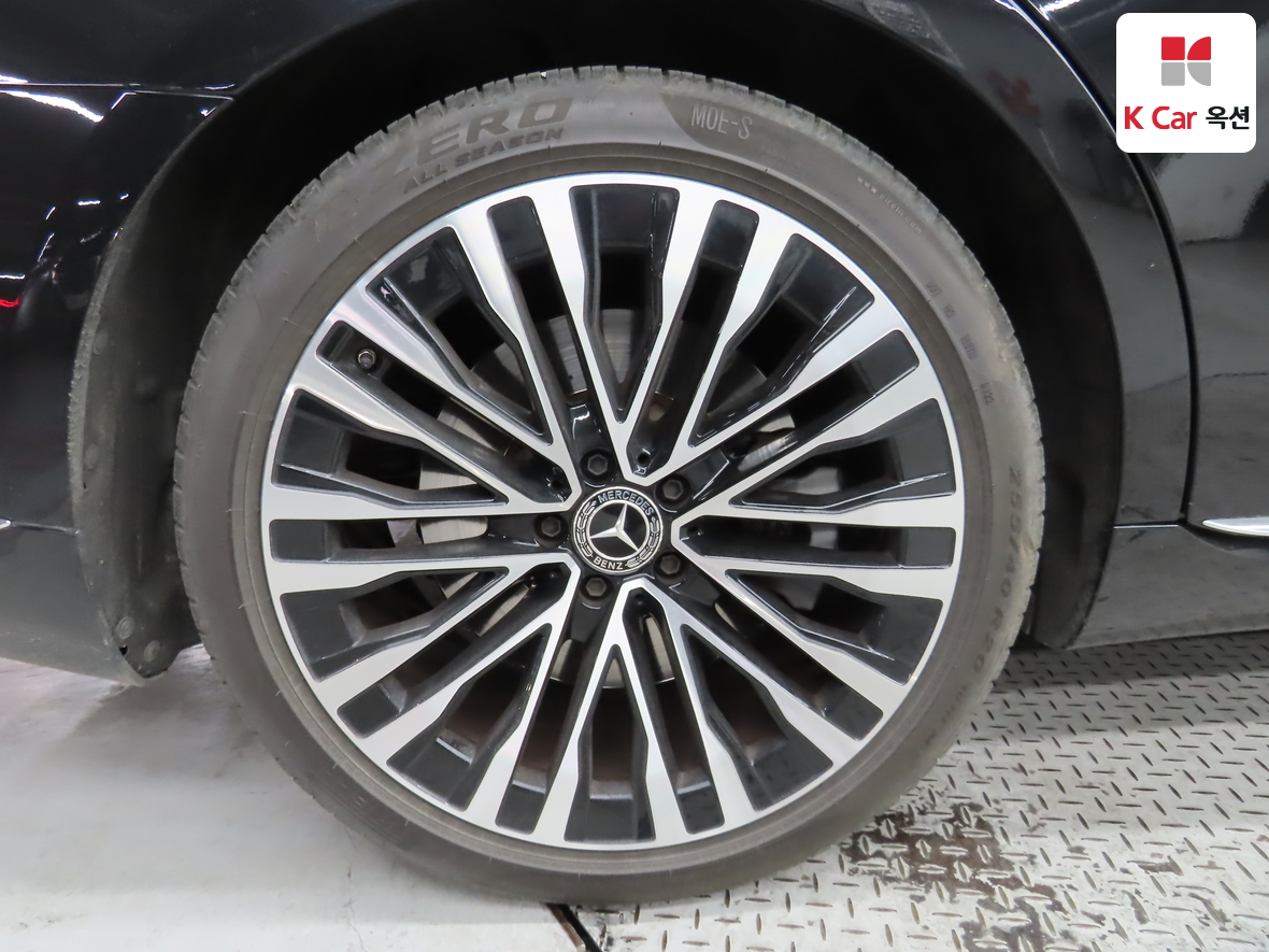 مرسيدس بنز إس كلاس 2021 - صورة 45