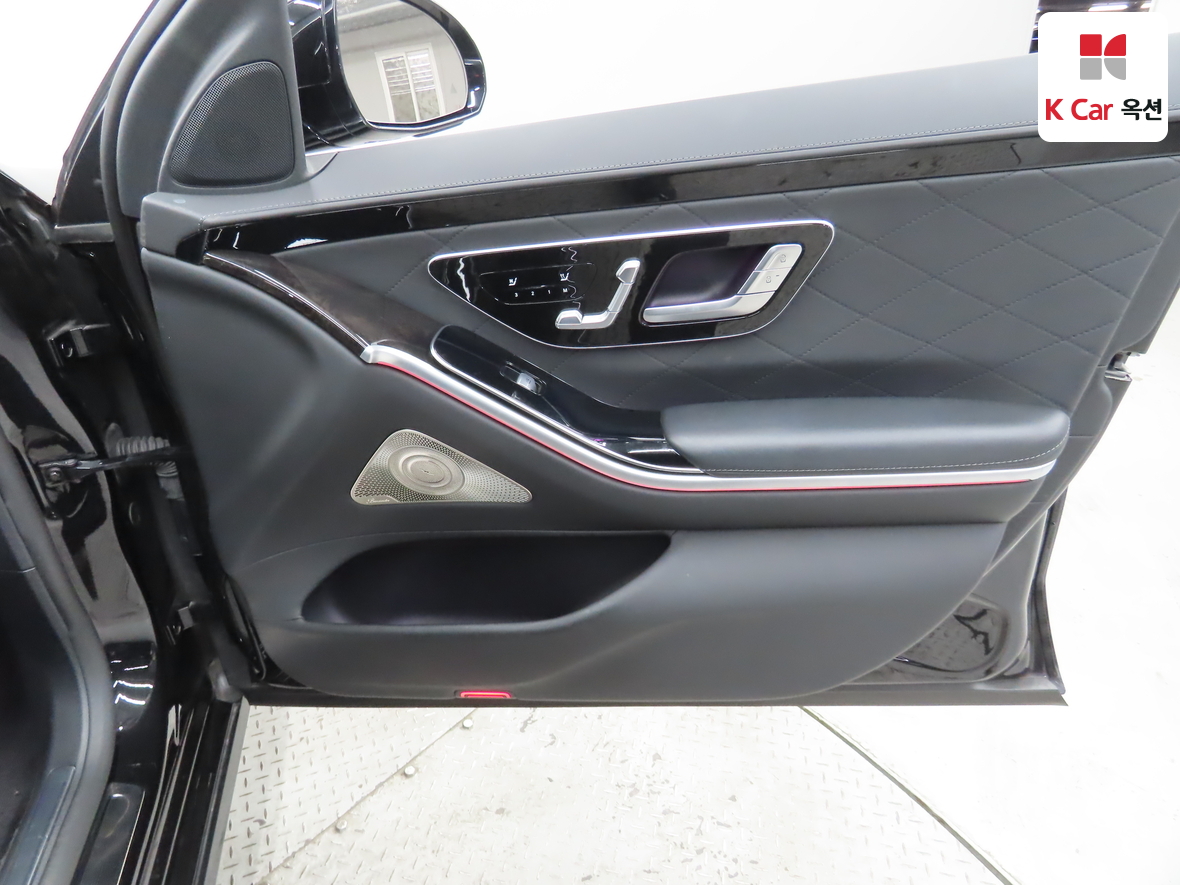 مرسيدس بنز إس كلاس 2021 - صورة 34