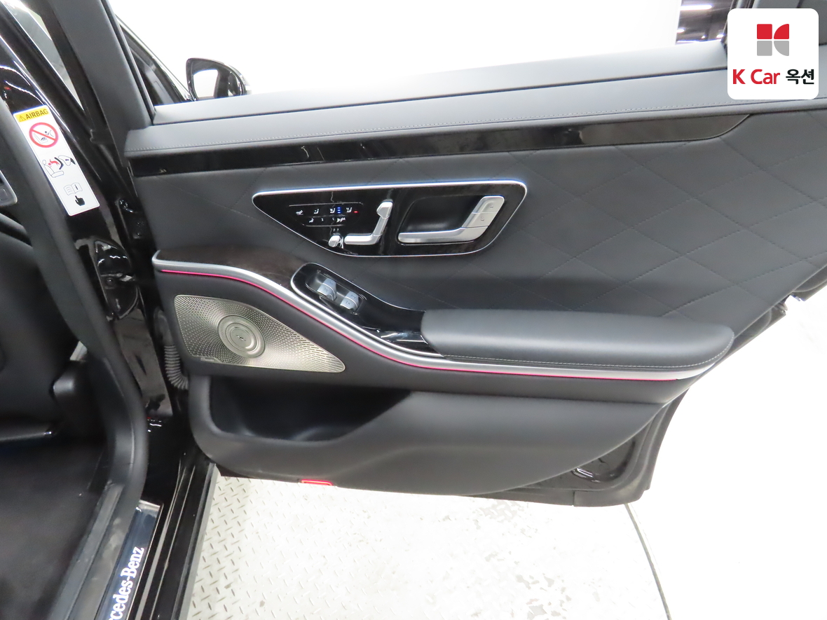 مرسيدس بنز إس كلاس 2021 - صورة 32