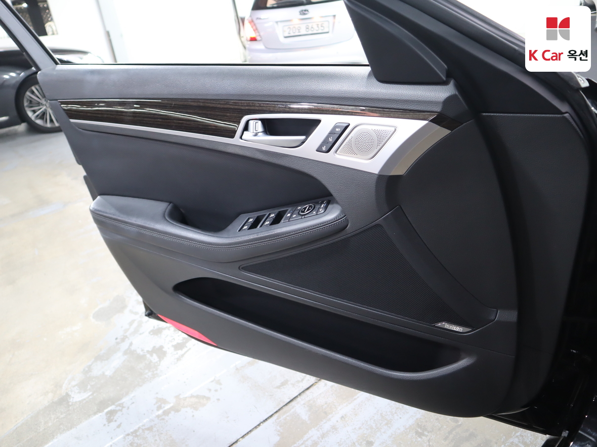 Genesis G80 - 8