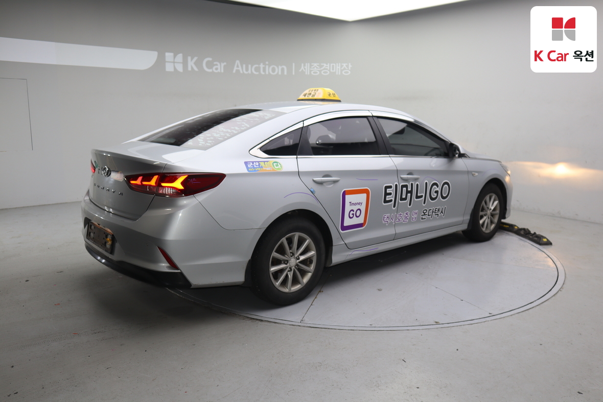 Hyundai Sonata 2019 - Image 2