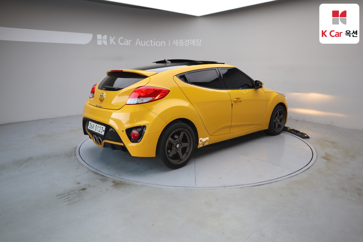 Hyundai Veloster 2013 - Image 2
