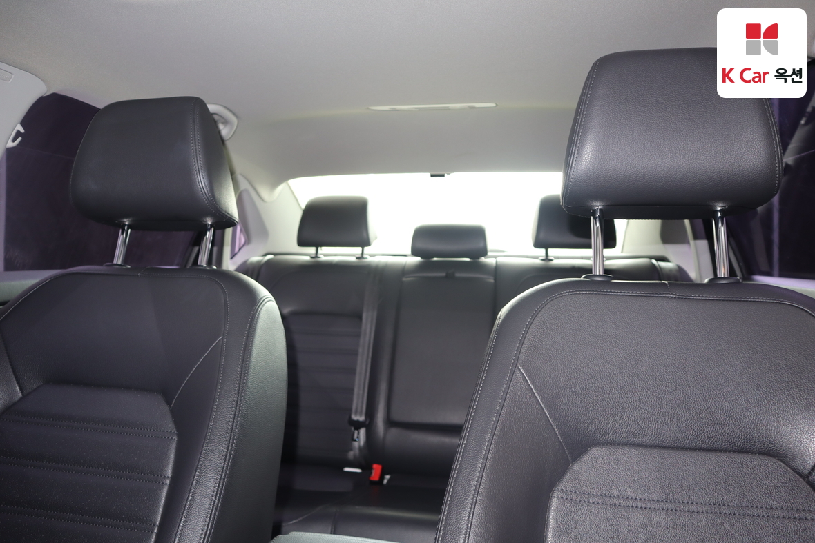 Volkswagen Passat 2015 - Image 18