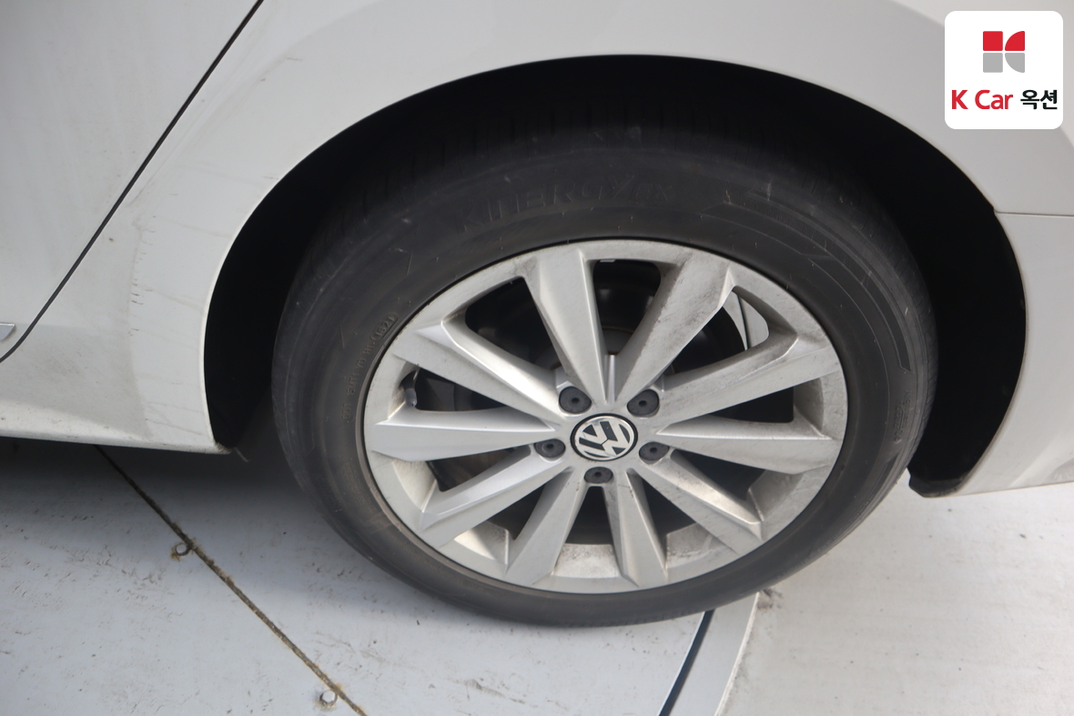 Volkswagen Passat 2015 - Image 47