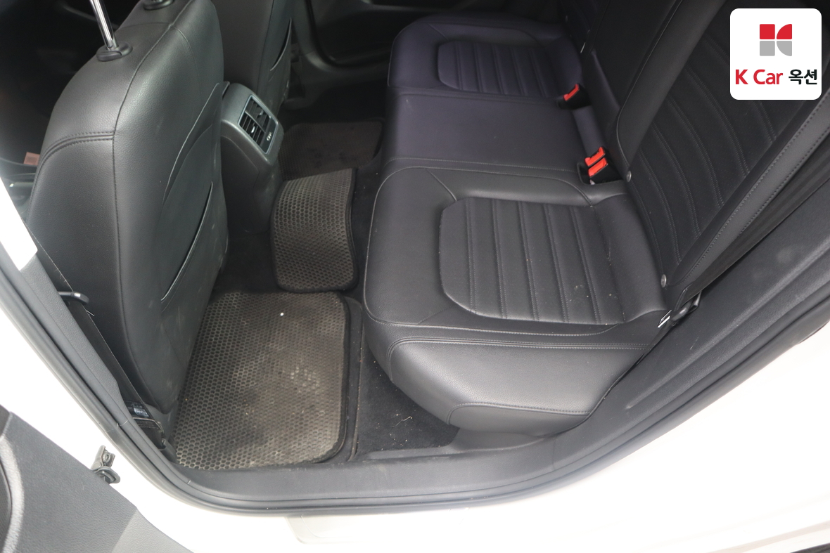 Volkswagen Passat 2015 - Image 22