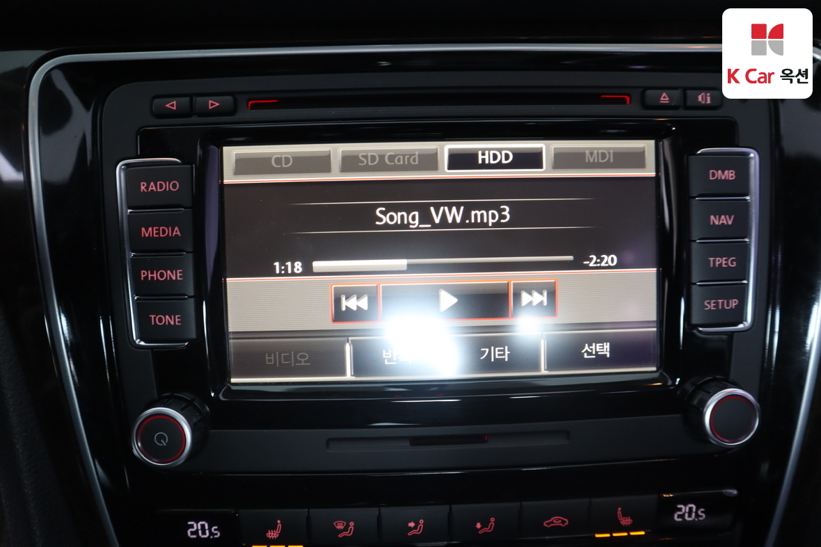 Volkswagen Passat 2015 - Image 14