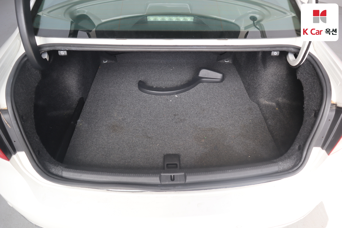 Volkswagen Passat 2015 - Image 25