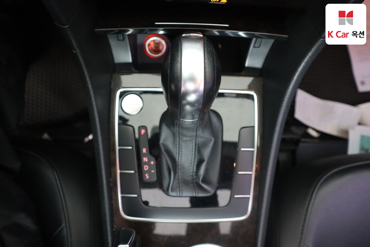 Volkswagen Passat 2015 - Image 16