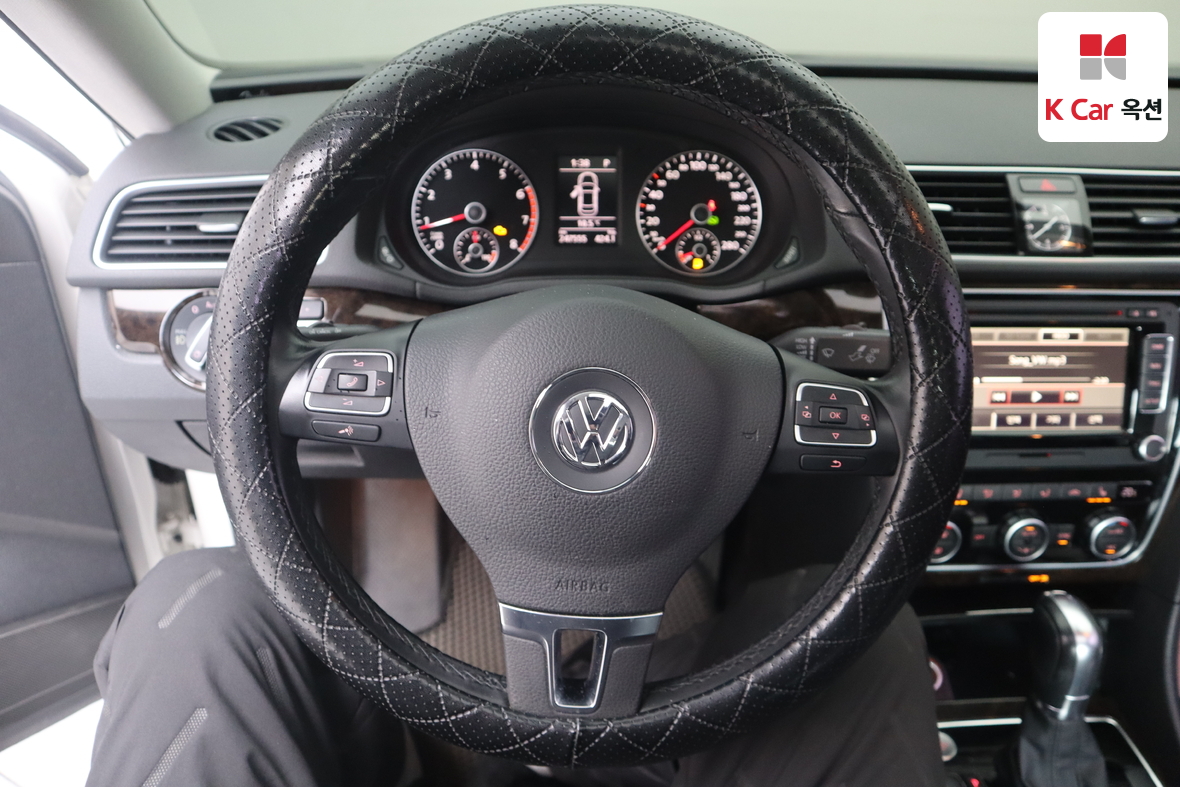 Volkswagen Passat 2015 - Image 10