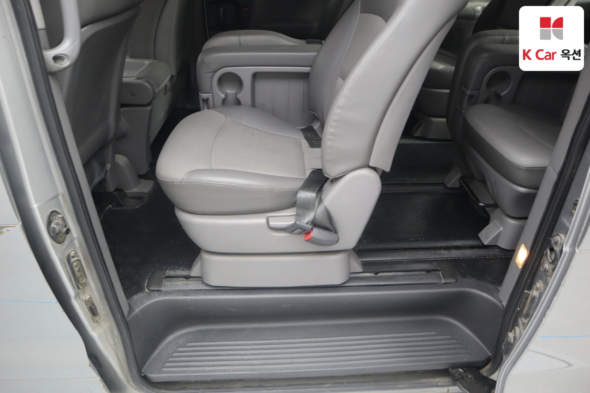 Hyundai Grand Starex 2012 - Image 20