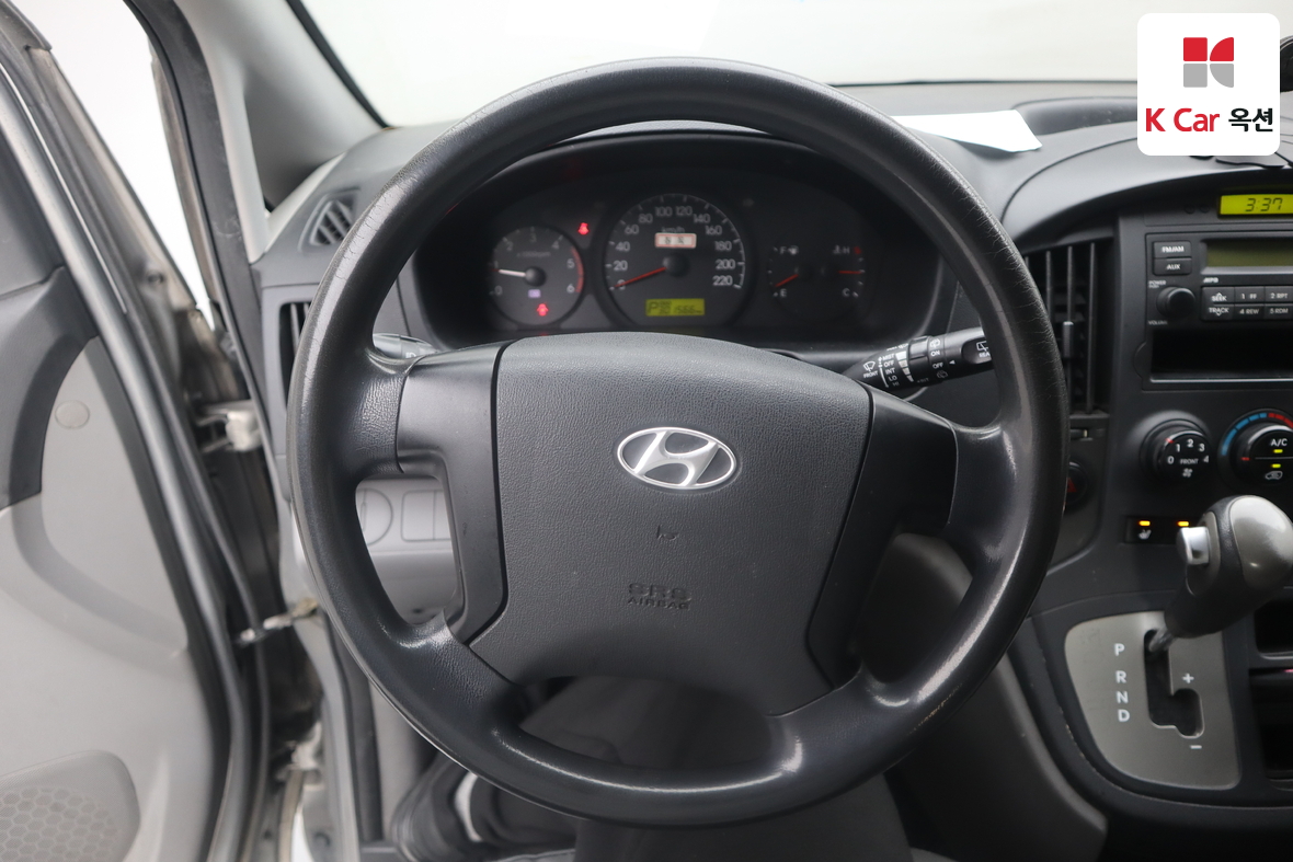 Hyundai Grand Starex 2012 - Image 10